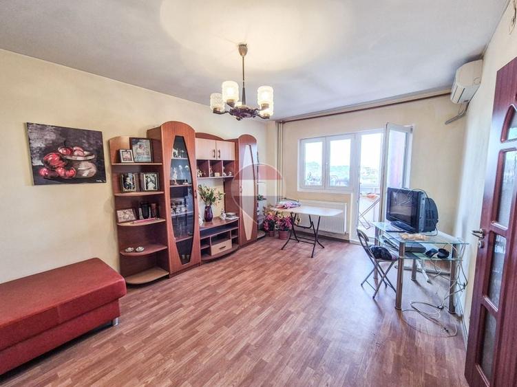 Apartament cu 2 camere decomandat, mobilat în Titulescu