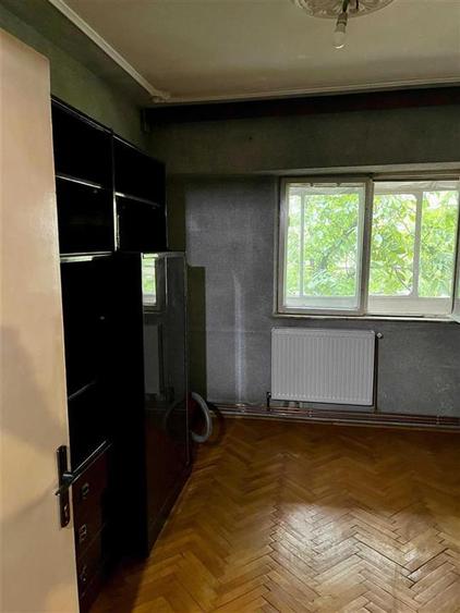 Apartament cu 3 camere decomandat în Târgu Cucu