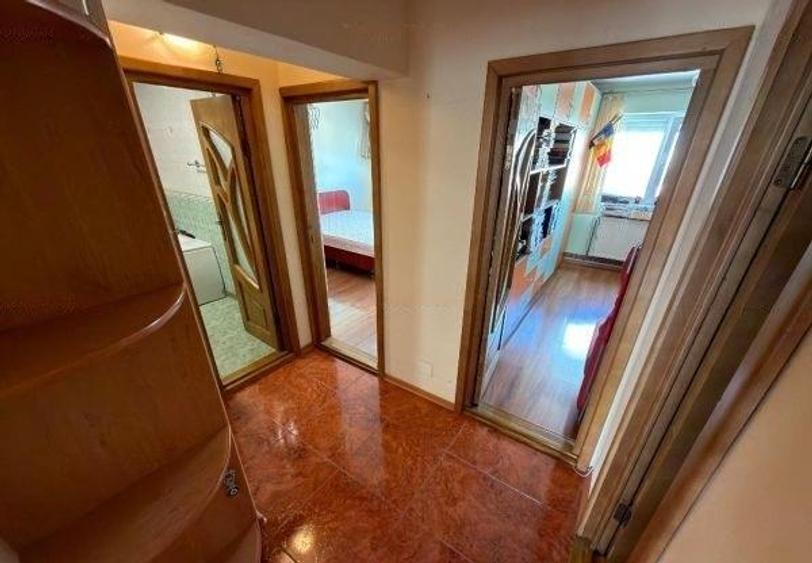 Apartament cu 3 camere decomandat, mobilat în Călărași