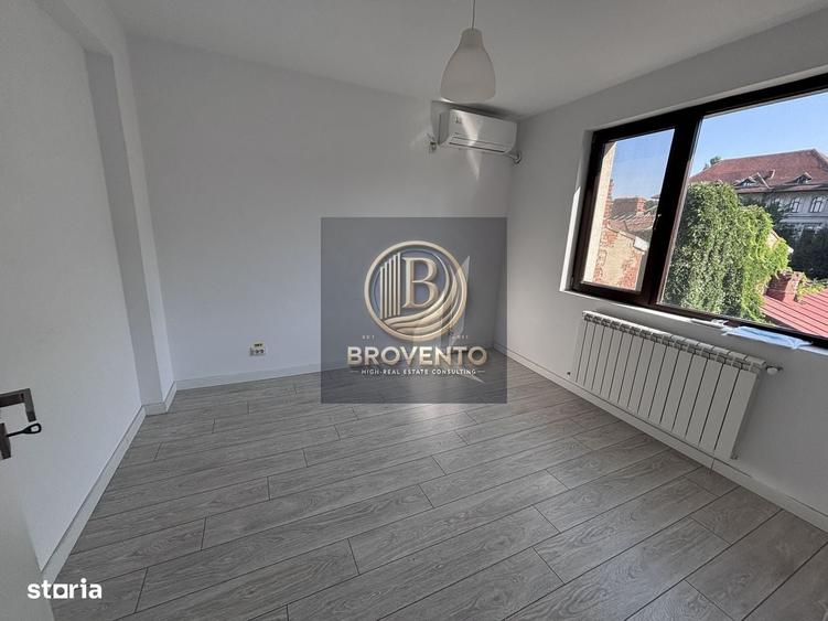 Casă cu 4 camere în Banu Manta