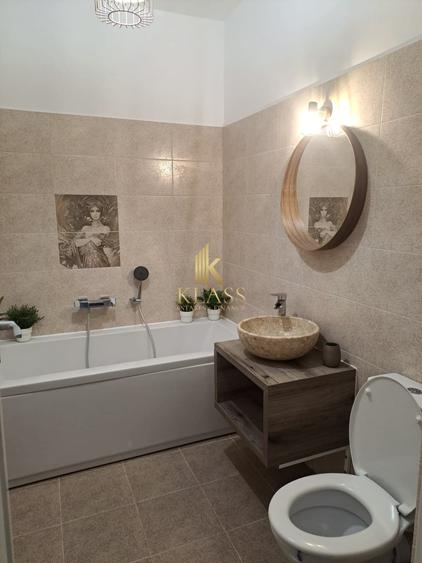 Apartament cu 3 camere decomandat, mobilat în Berceni