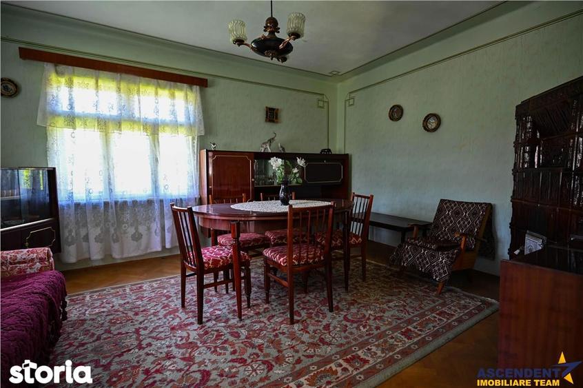 Casă cu 2 camere decomandat cu Teren 4300 Mp în Bran