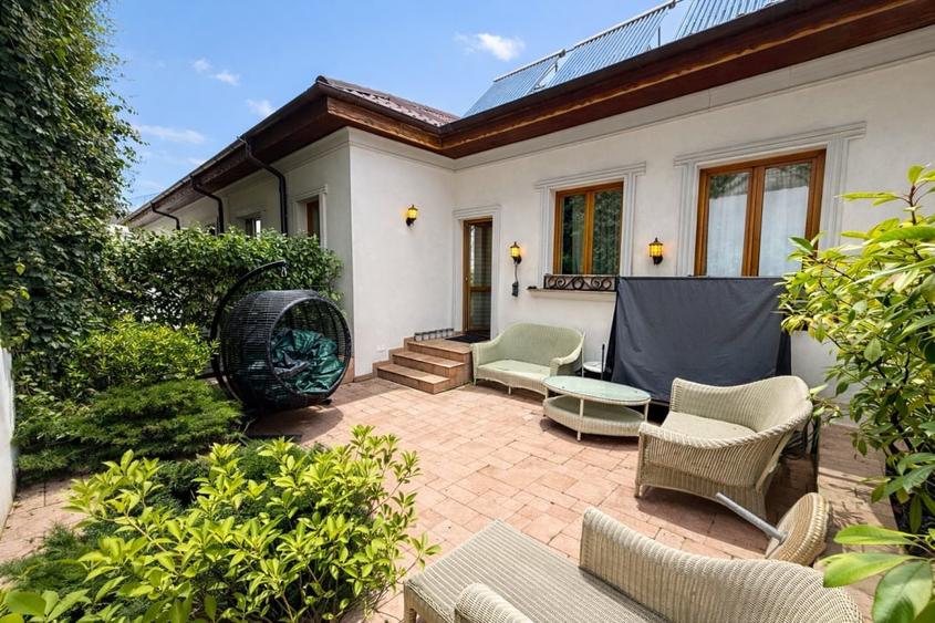 Casă individuală cu 10 camere cu Piscina în Unirii