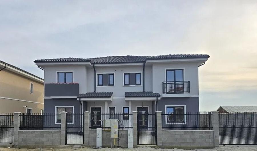 Duplex cu 5 camere cu Canalizare în Girocului