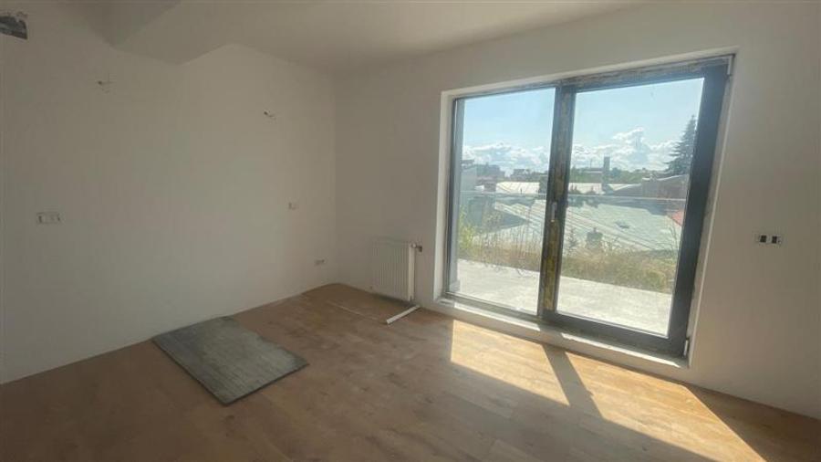 Apartament cu 3 camere semidecomandat în Pache Protopopescu