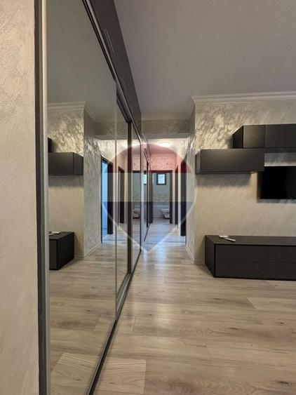 Apartament cu 2 camere semidecomandat, mobilat în Tomis Plus