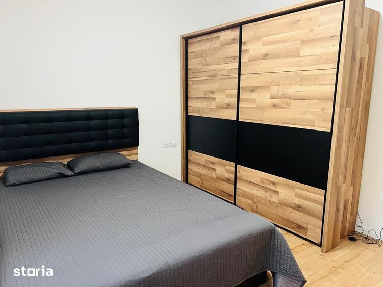 Casă cu 6 camere cu Teren 1000 Mp în Exterior Vest