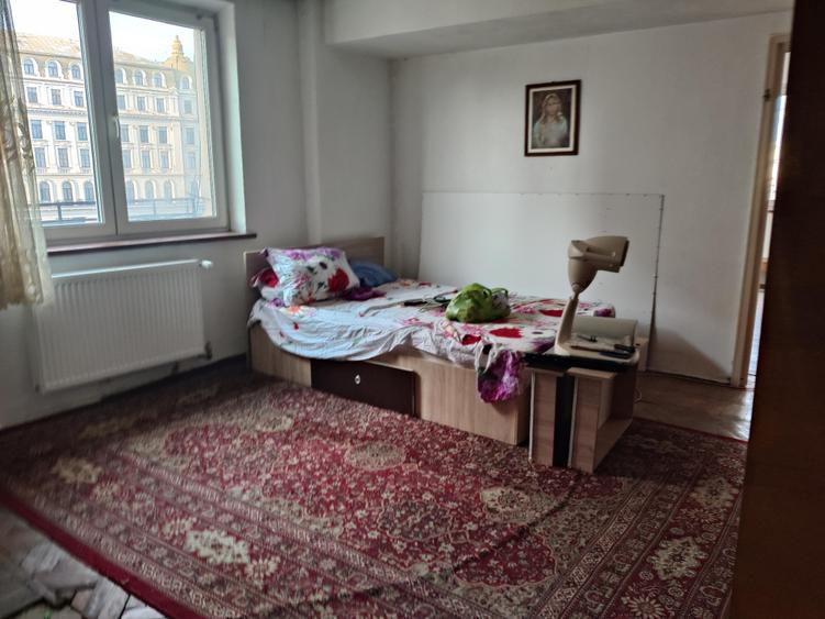 Apartament cu 2 camere nedecomandat în Universitate