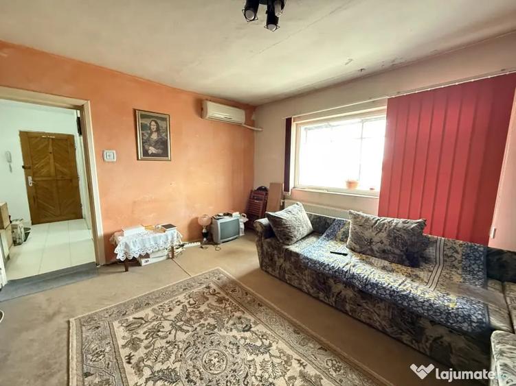 Apartament cu 2 camere semidecomandat în Lipovei