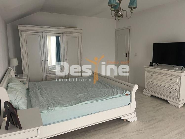 Casă individuală cu 4 camere cu Piscina în Exterior Est