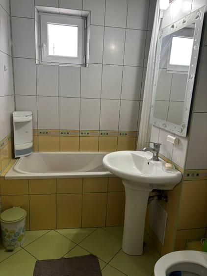 Apartament cu 2 camere semidecomandat în 7 Noiembrie