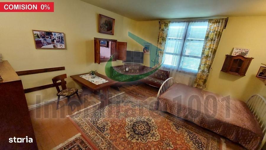 Casă cu 4 camere cu Teren 1658 Mp în Colțirea