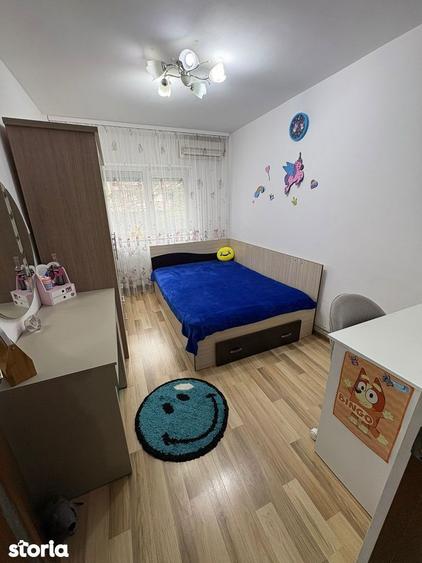 Apartament cu 3 camere decomandat, mobilat în Banat