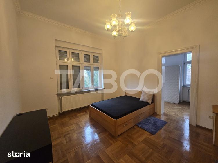 Apartament cu 3 camere semidecomandat în Central