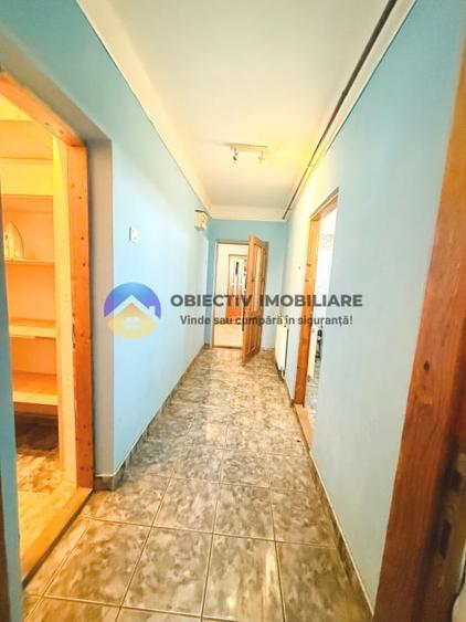 Garsonieră decomandată, mobilată în Săvinești