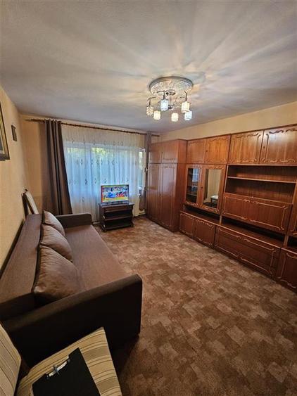 Apartament cu 2 camere decomandat, mobilat în Văcăresti