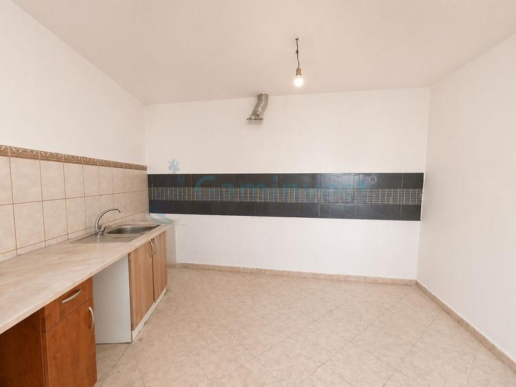 Apartament cu 3 camere semidecomandat în Ultracentral