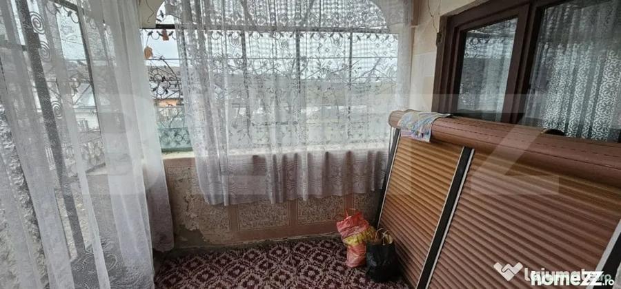 Casă cu 2 camere cu Teren 1200 Mp în Central
