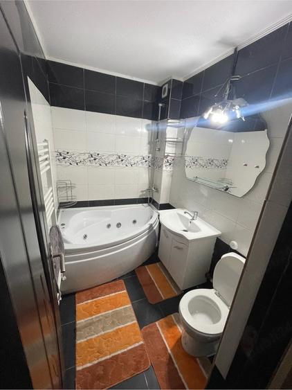 Apartament cu 2 camere semidecomandat în Siret
