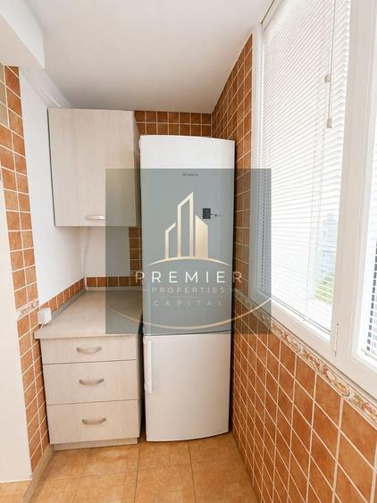 Apartament cu 4 camere decomandat, mobilat în Băneasa