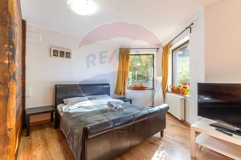 Casă individuală cu 4 camere cu Teren 1053 Mp în Fundata