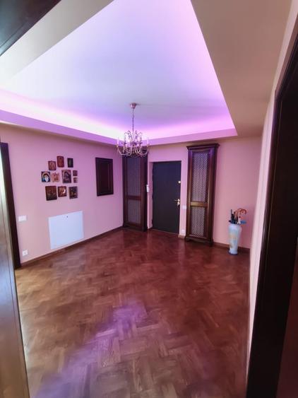Apartament cu 3 camere decomandat în Aviatorilor