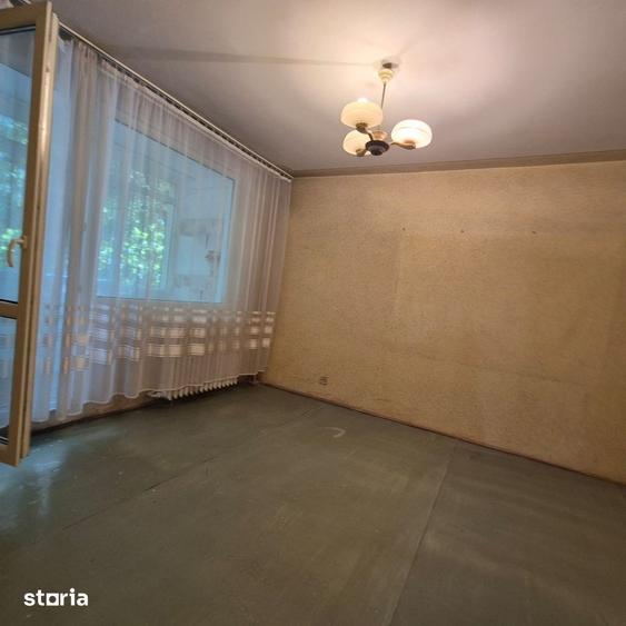 Apartament cu 3 camere decomandat în Giurgiului