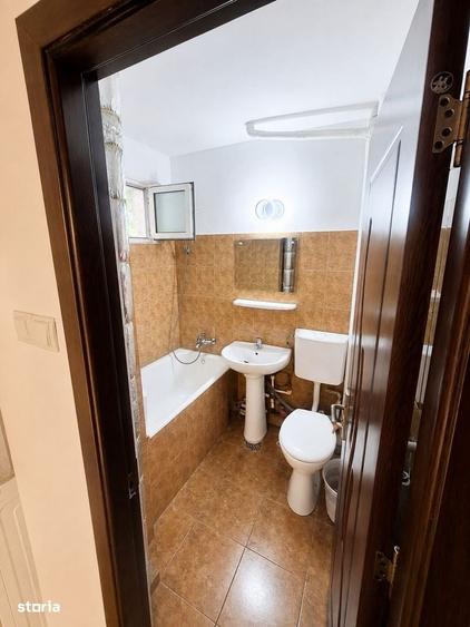 Apartament cu 2 camere semidecomandat în Podul de Piatră