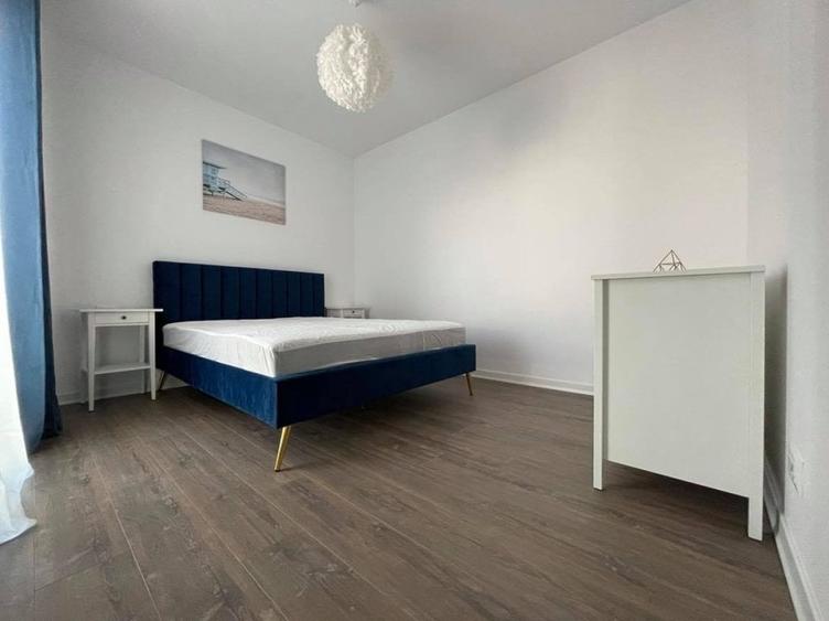 Apartament cu 3 camere semidecomandat în Aviației