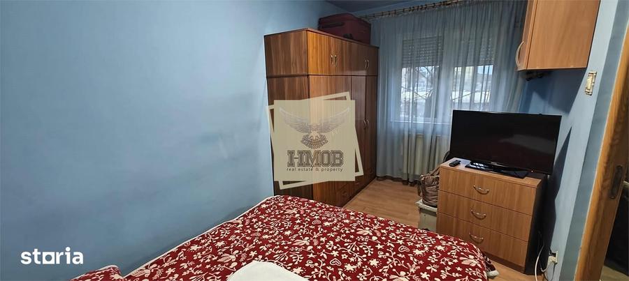 Apartament cu 3 camere semidecomandat în Vasile Aaron