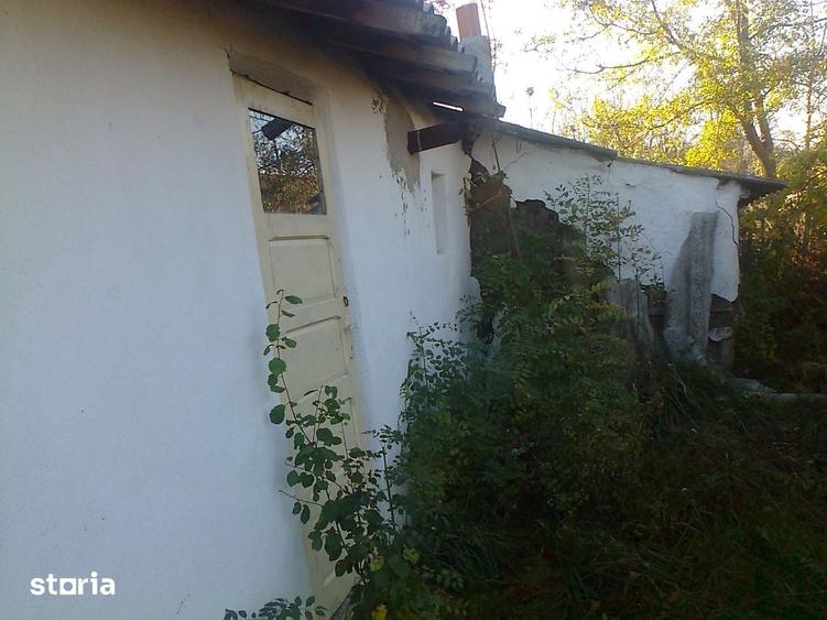Casă cu 2 camere cu Teren 2742 Mp în Căldăraru