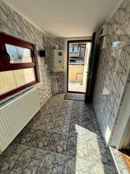 Casă individuală cu 3 camere cu Canalizare în Iancului