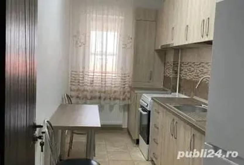 Garsonieră decomandată, mobilată în Titan