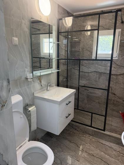 Apartament cu 2 camere decomandat în Calarași 4