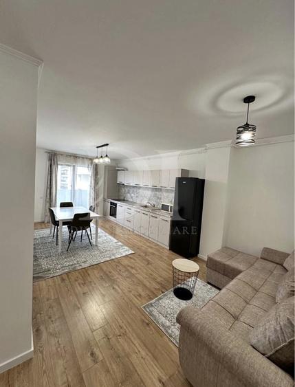Apartament cu 2 camere semidecomandat, mobilat în Florești