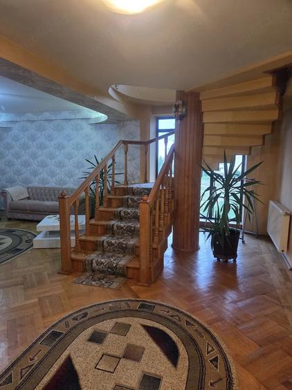 Casă cu 3 camere cu Teren 348 Mp în Central