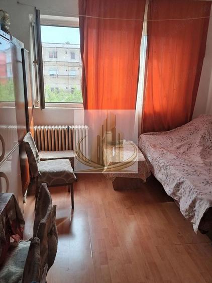 Garsonieră decomandată în UMT