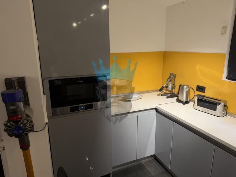 Apartament cu 2 camere semidecomandat, mobilat în P-ța Alba Iulia