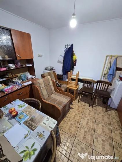 Casă cu 3 camere cu Teren 240 Mp în 23 August