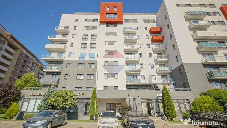 Apartament cu 3 camere decomandat în Tractorul