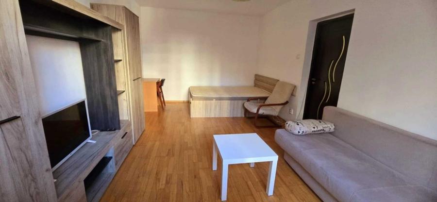 Apartament cu 2 camere decomandat în Moșilor