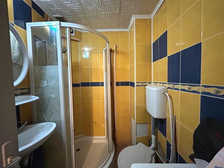 Apartament cu 4 camere decomandat în George Enescu