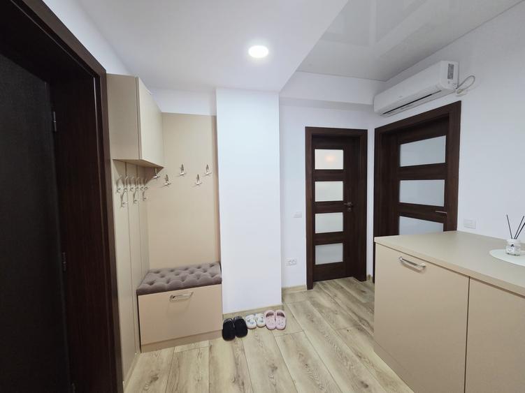 Apartament cu 2 camere decomandat, mobilat în