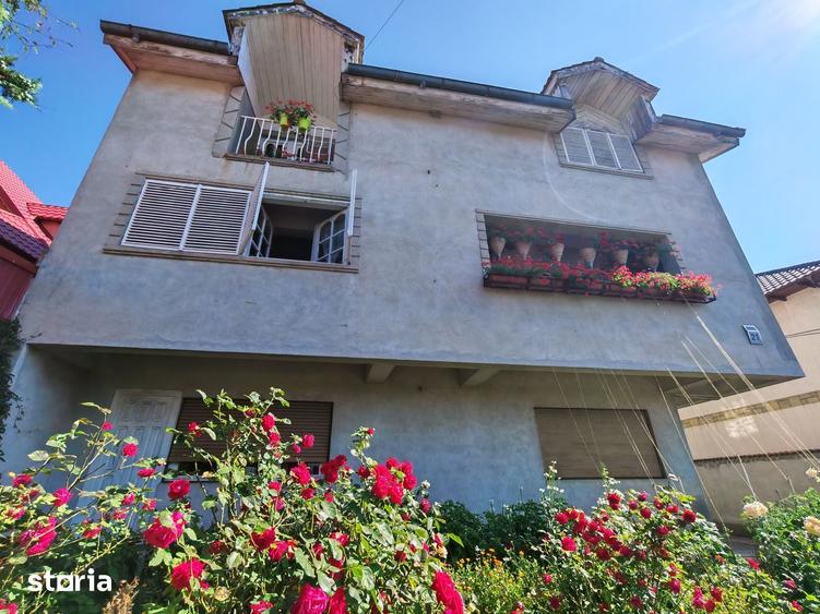 Apartament cu 4 camere decomandat în Central