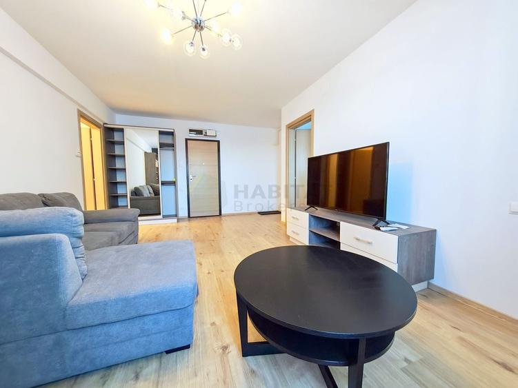 Apartament cu 3 camere decomandat, mobilat în Băneasa