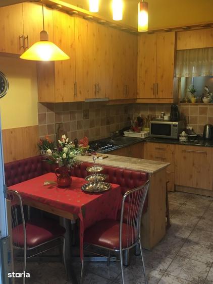 Casă cu 3 camere decomandat cu Teren 311 Mp în Central