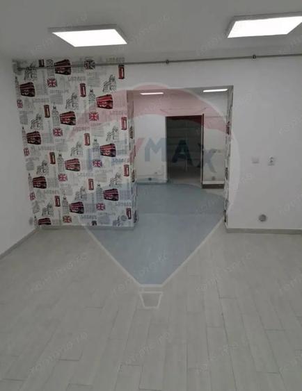 Spațiu comercial, de 72 mp, în Central