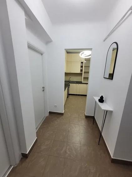 Apartament cu 2 camere decomandat, mobilat în P-ța Alba Iulia