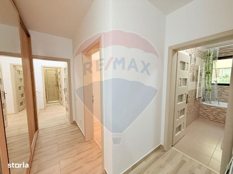 Apartament cu 3 camere decomandat în Roșu