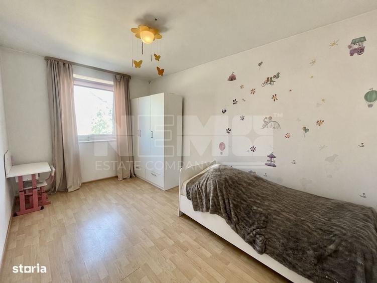Apartament cu 3 camere decomandat în Vicovu de Sus
